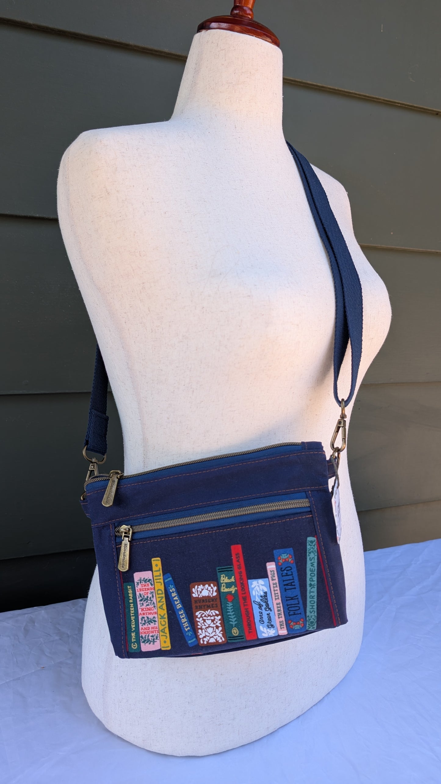 Bookish - Devon Crossbody