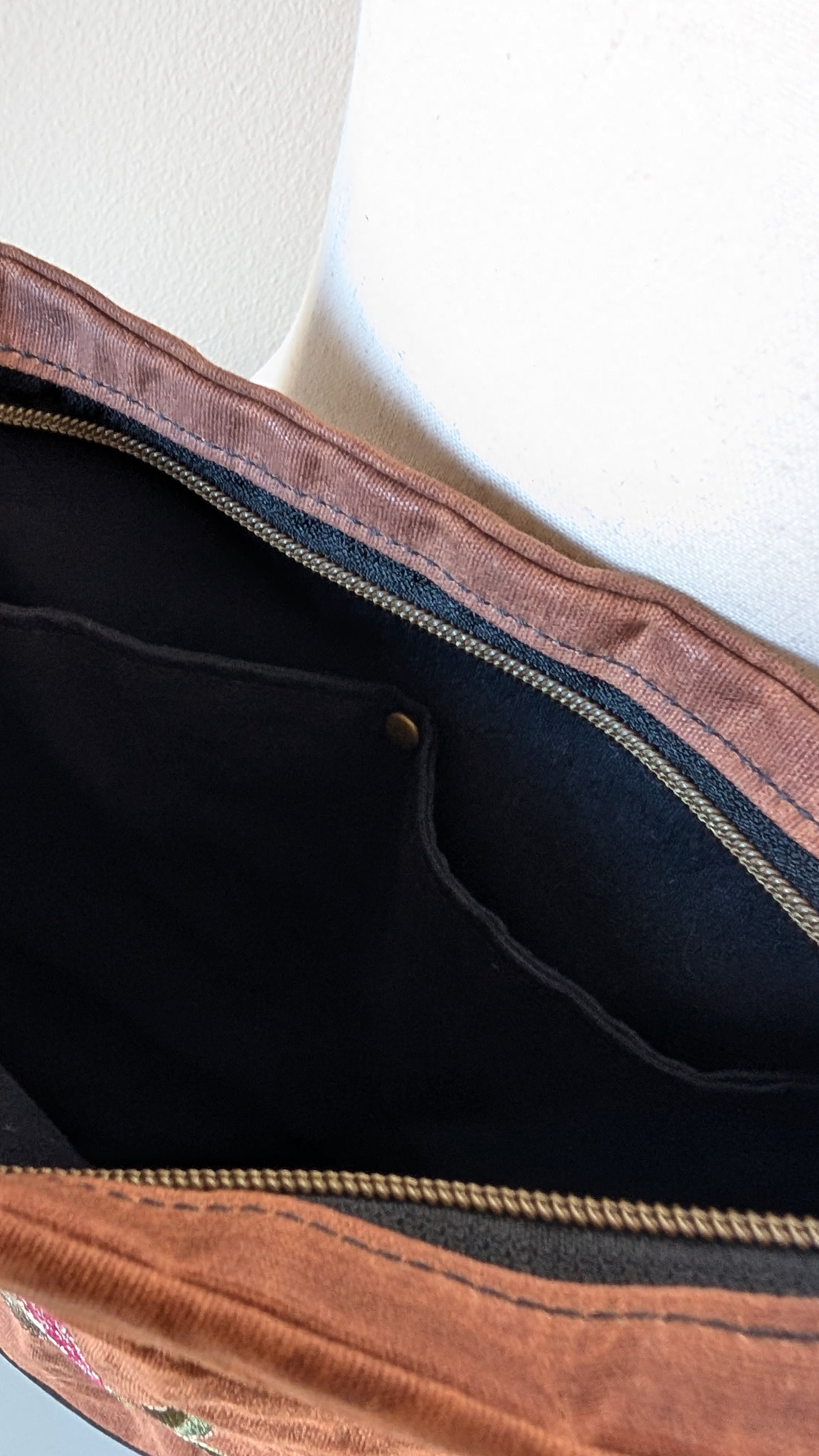 Willow Waxed Canvas Crossbody - Cognac Musroom