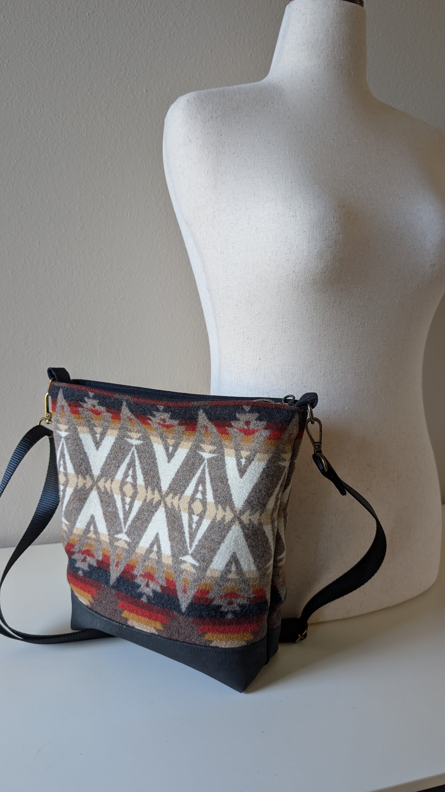 Crossbody Tote in Brown Pacific Crest & Black Cork