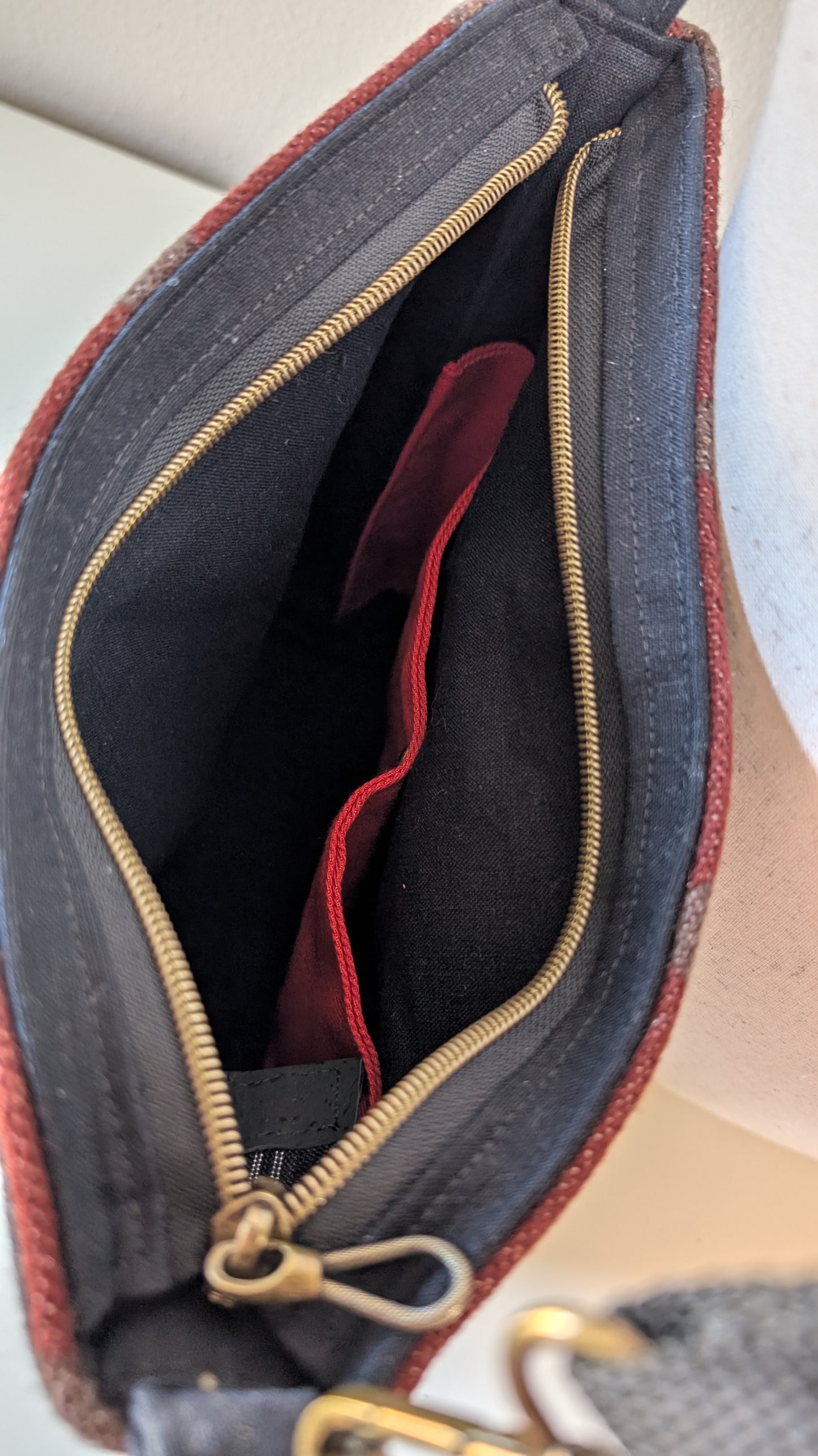 Crossbody Tote in Brown Pacific Crest & Black Cork