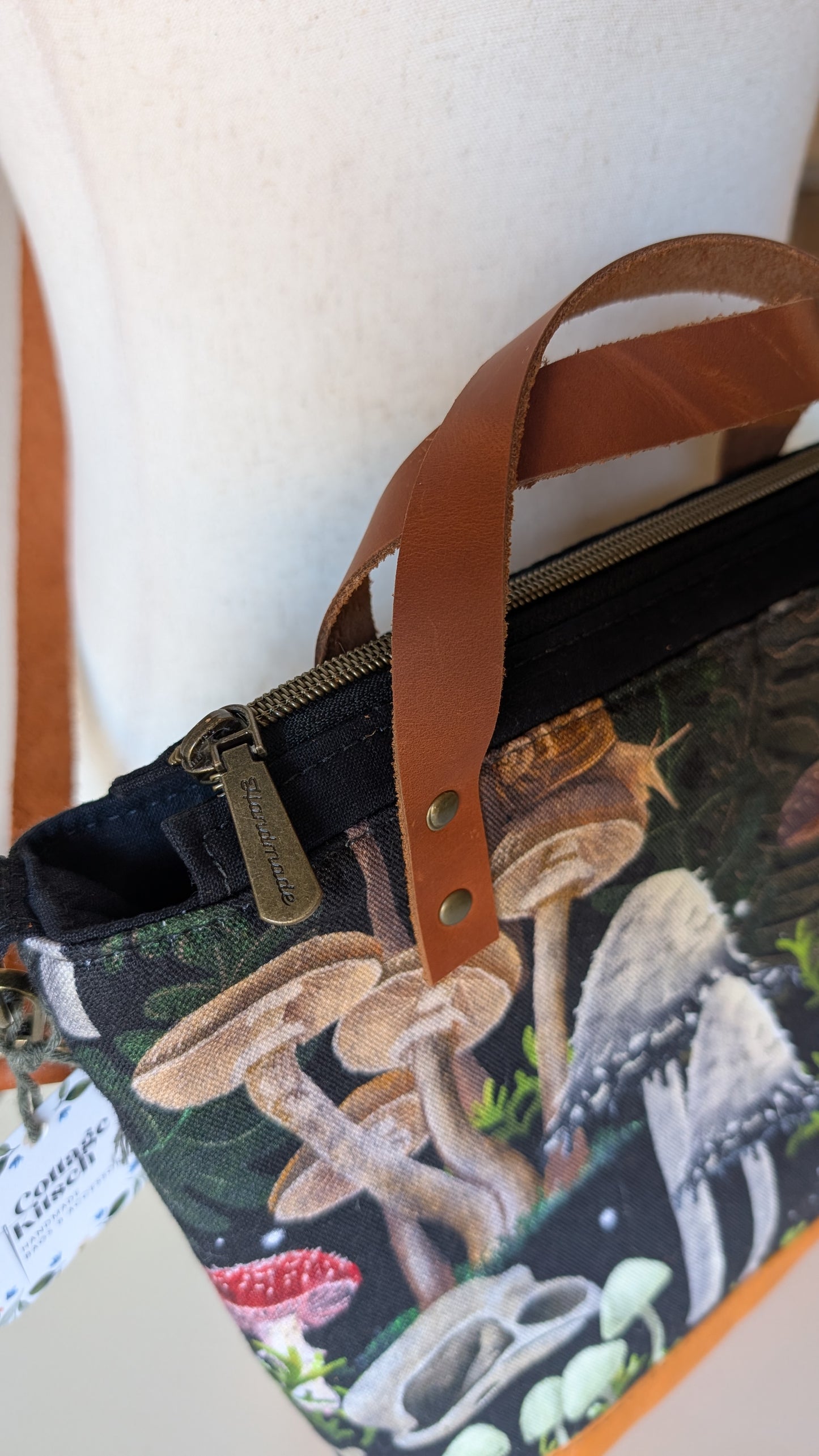 Fletcher Handbag with crossbody strap - Cognac
