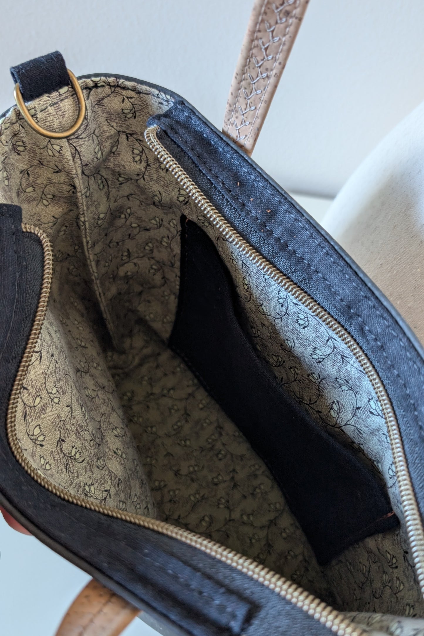 Lisbon Handbag in Onyx & Green