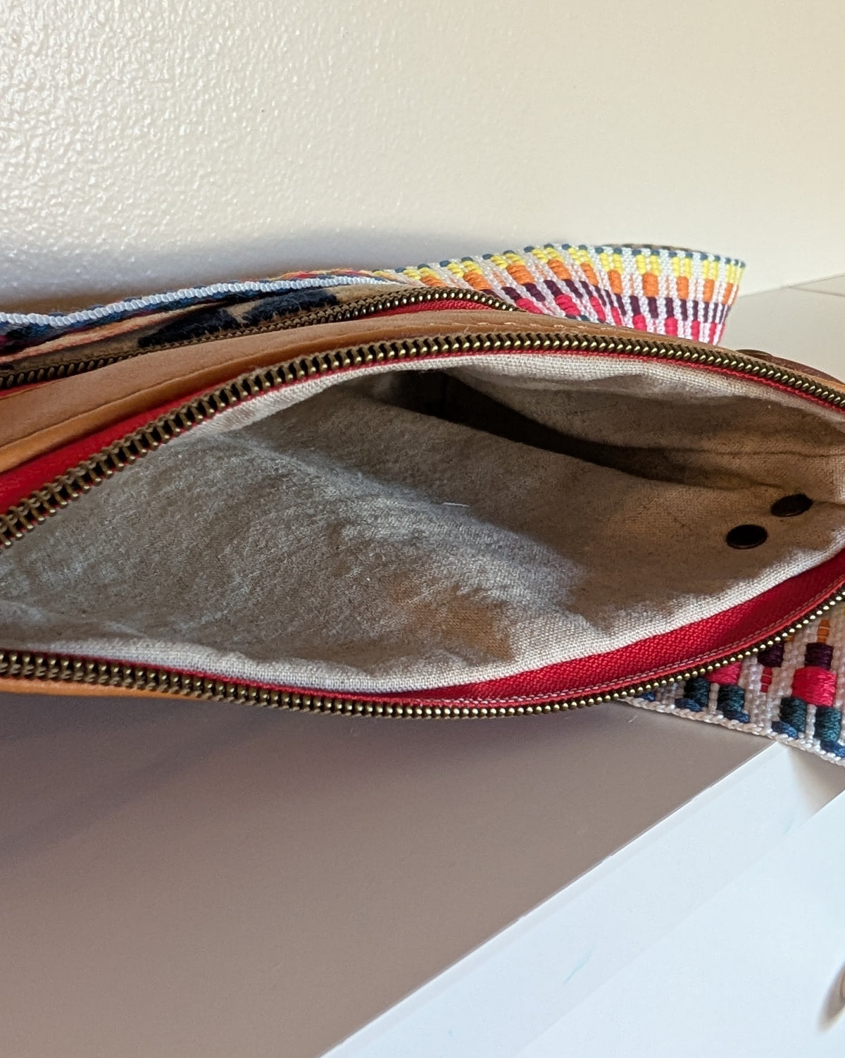 Leather Devon Crossbody - Smith Rock Cream