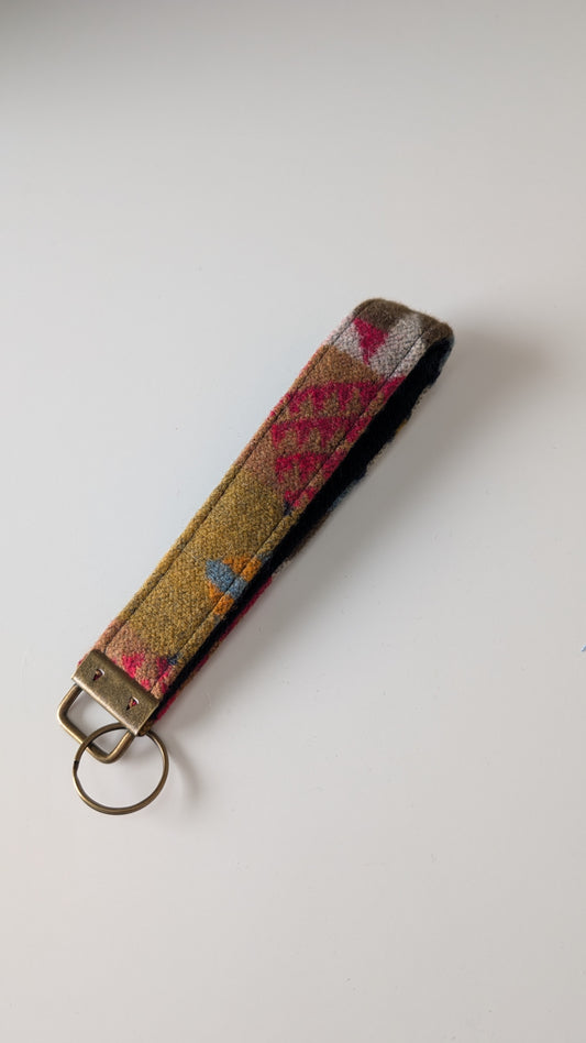 Keychain Wristlet in Pendleton Wool ® - Short Style 3