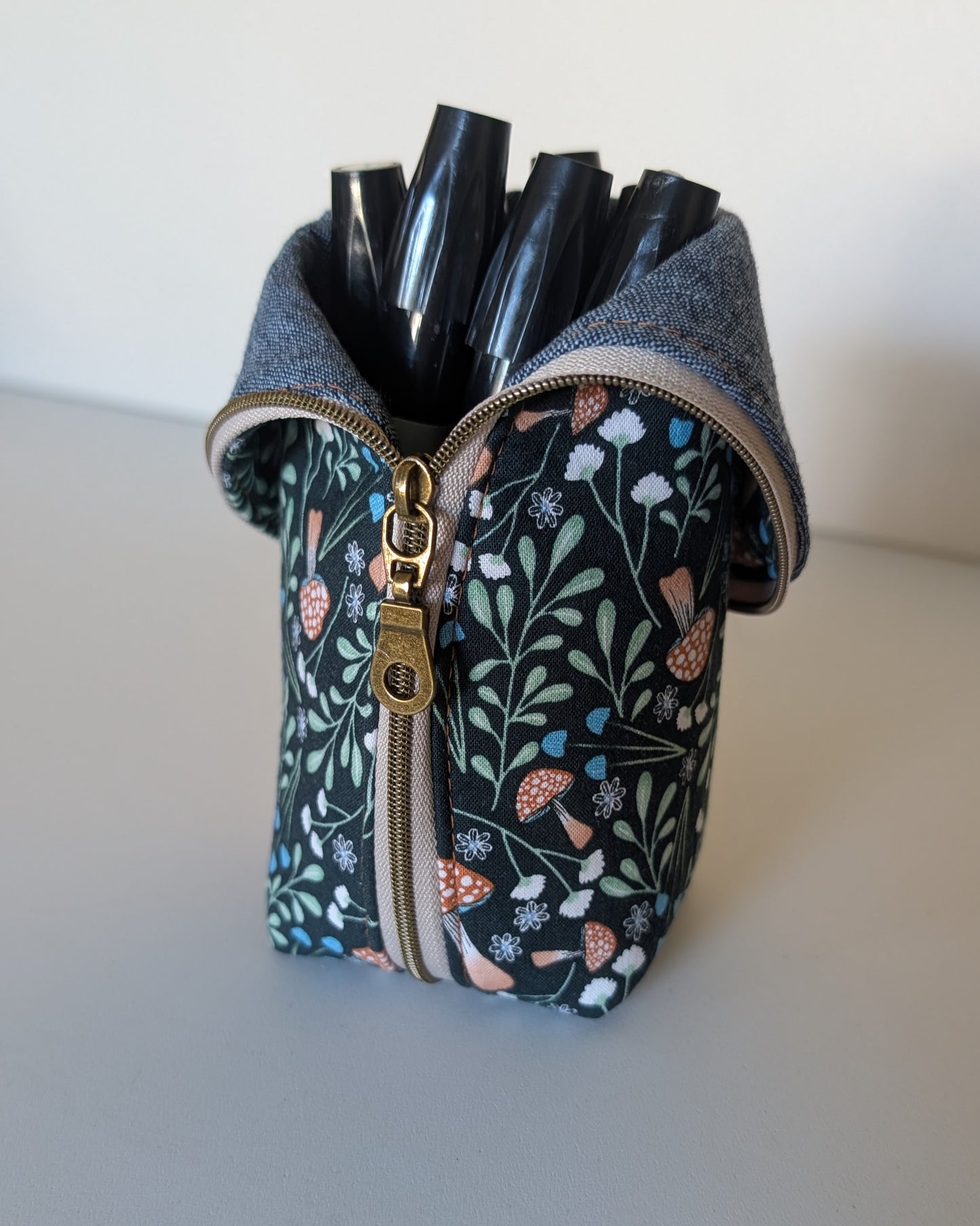 Sketch Pouch Small - Blue Mushroom