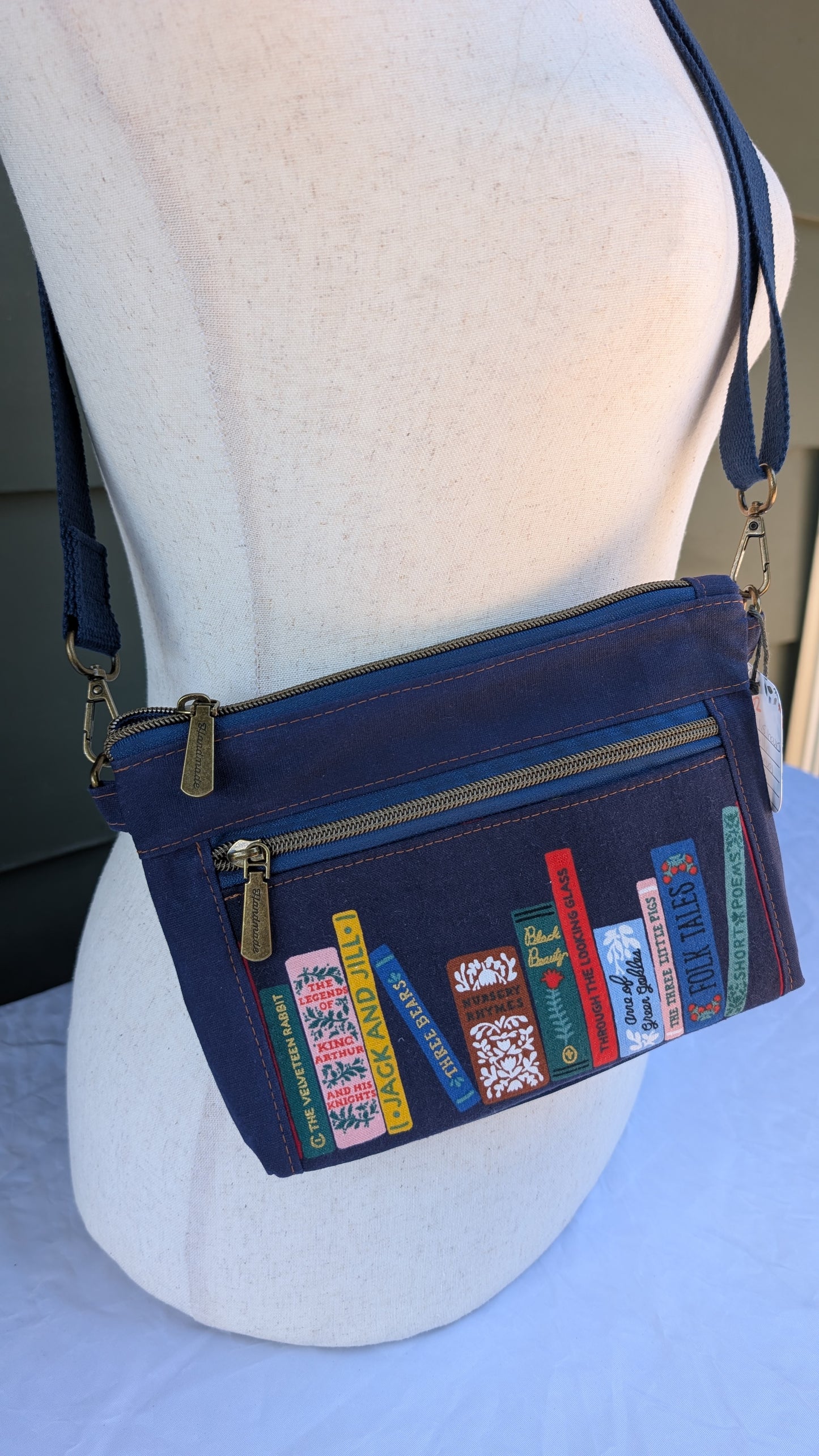 Bookish - Devon Crossbody