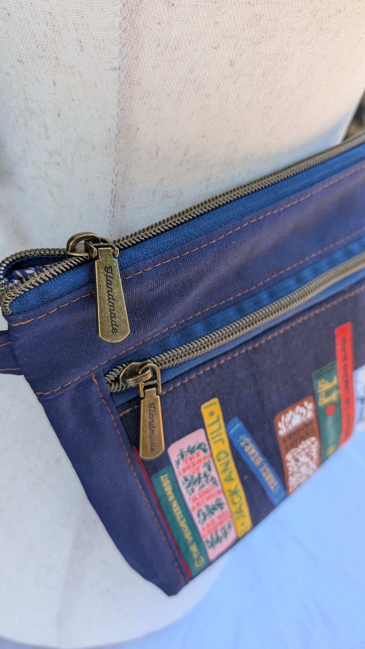 Bookish - Devon Crossbody