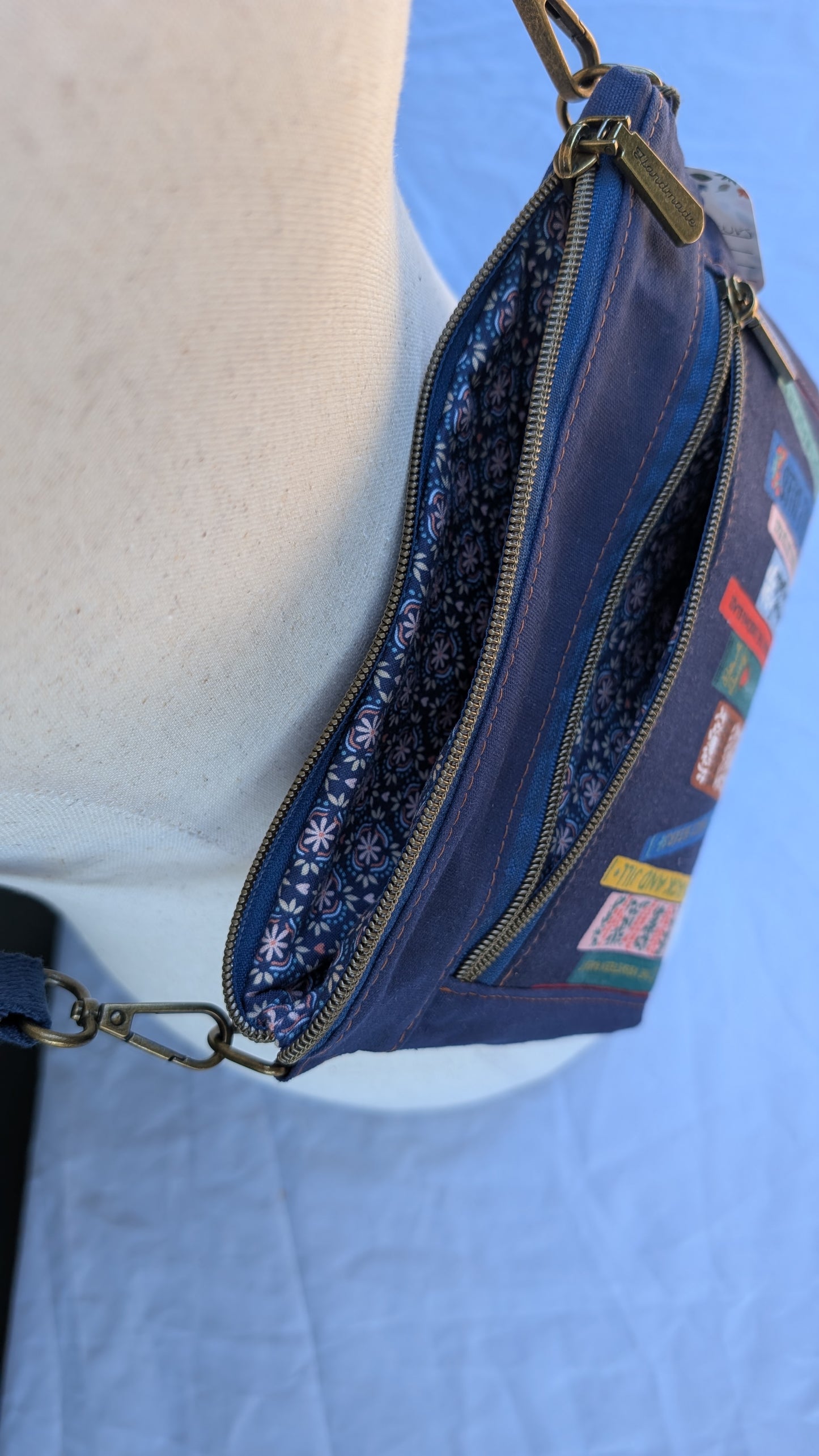Bookish - Devon Crossbody