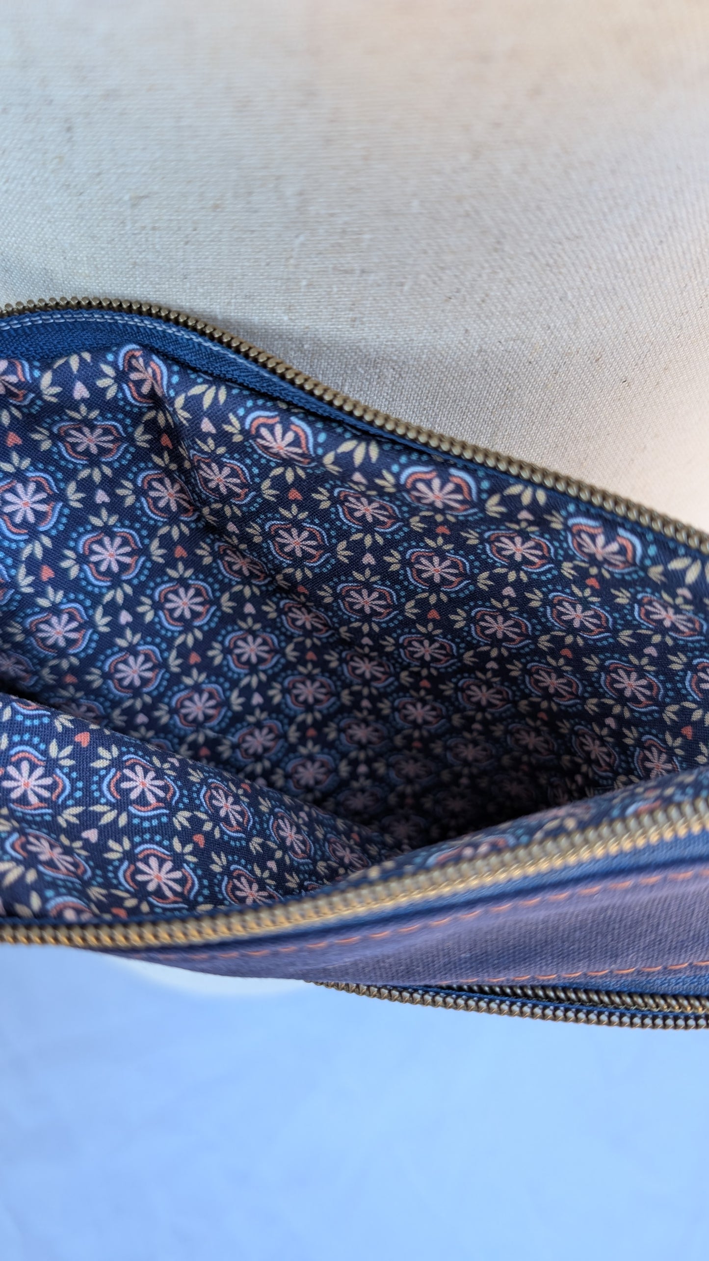 Bookish - Devon Crossbody