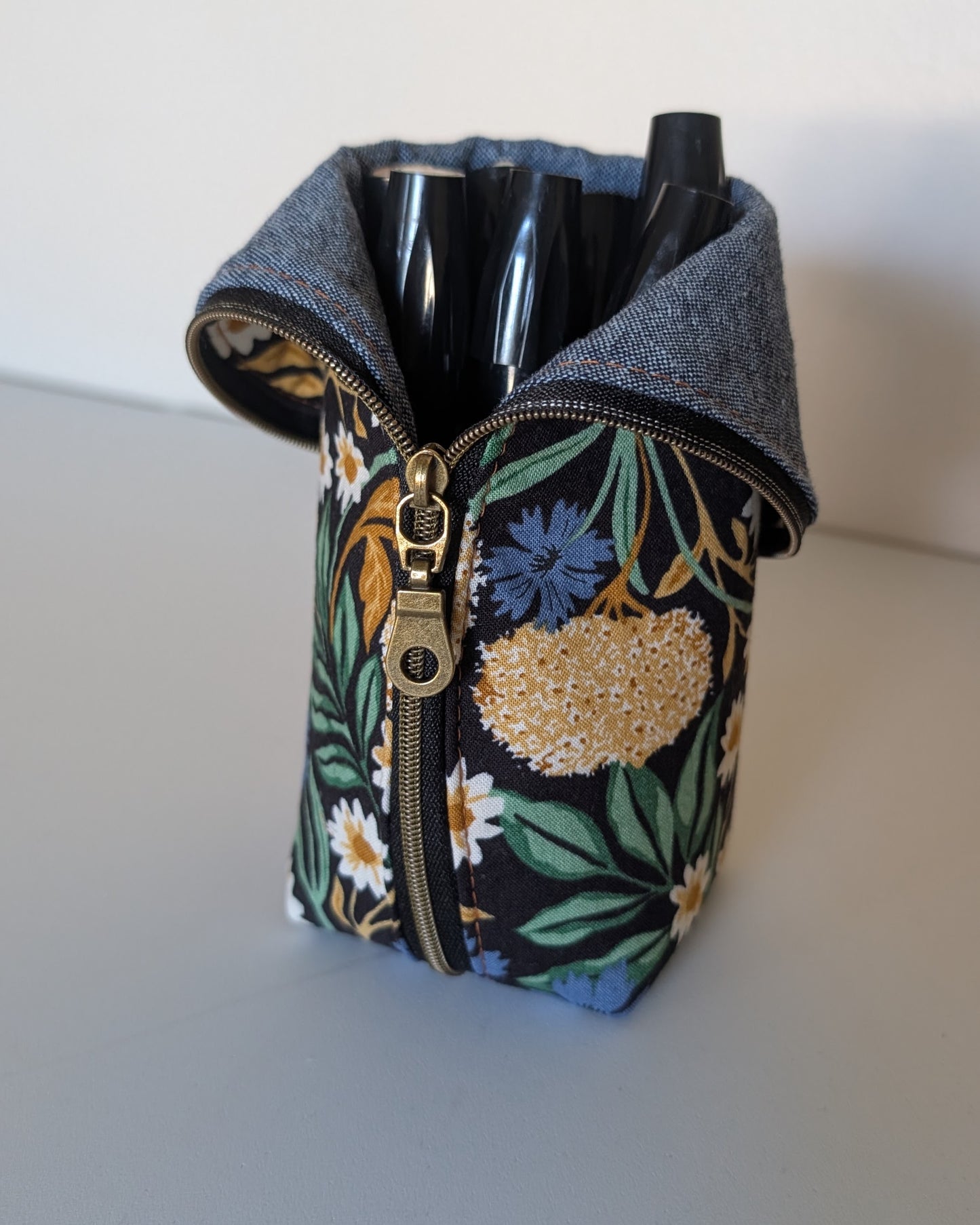 Sketch Pouch Small - Cool Blue Floral