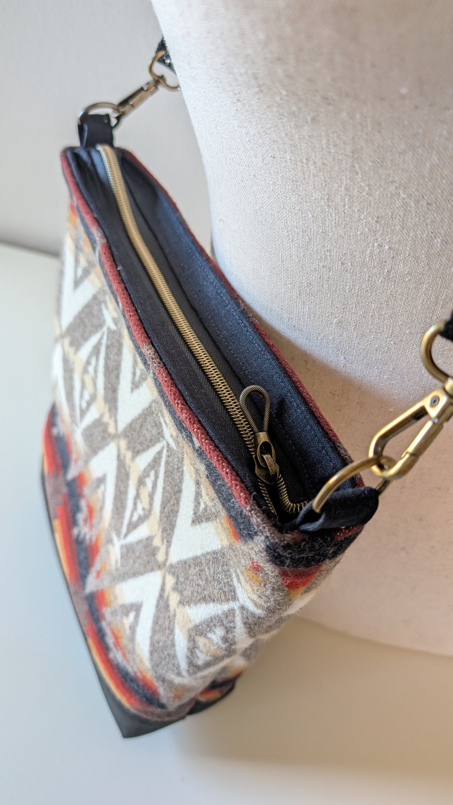 Crossbody Tote in Brown Pacific Crest & Black Cork
