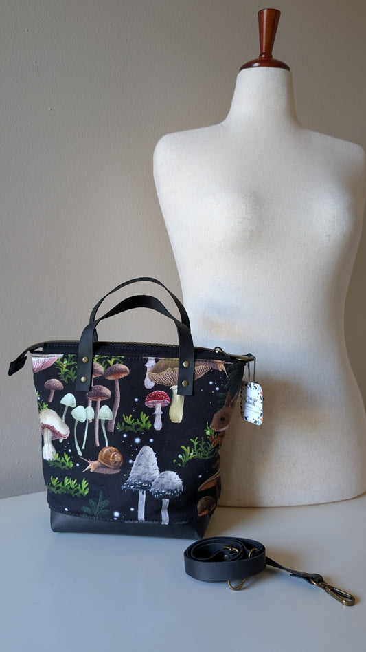Fletcher Handbag with crossbody strap - Black