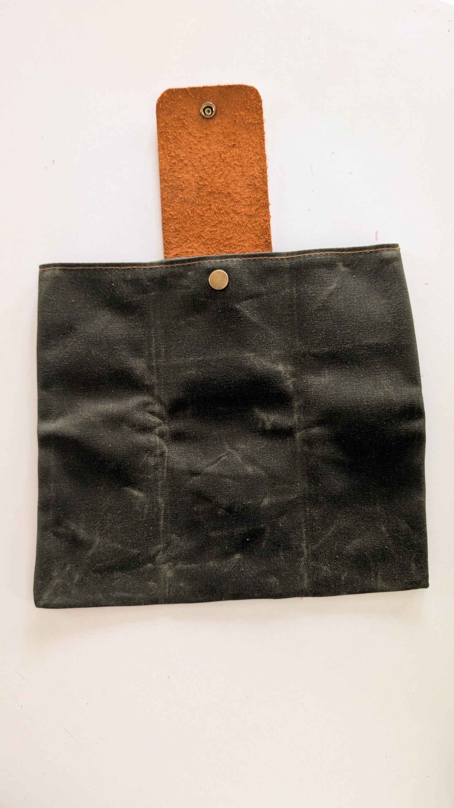 Foraging Belt Bag in Dark Moss