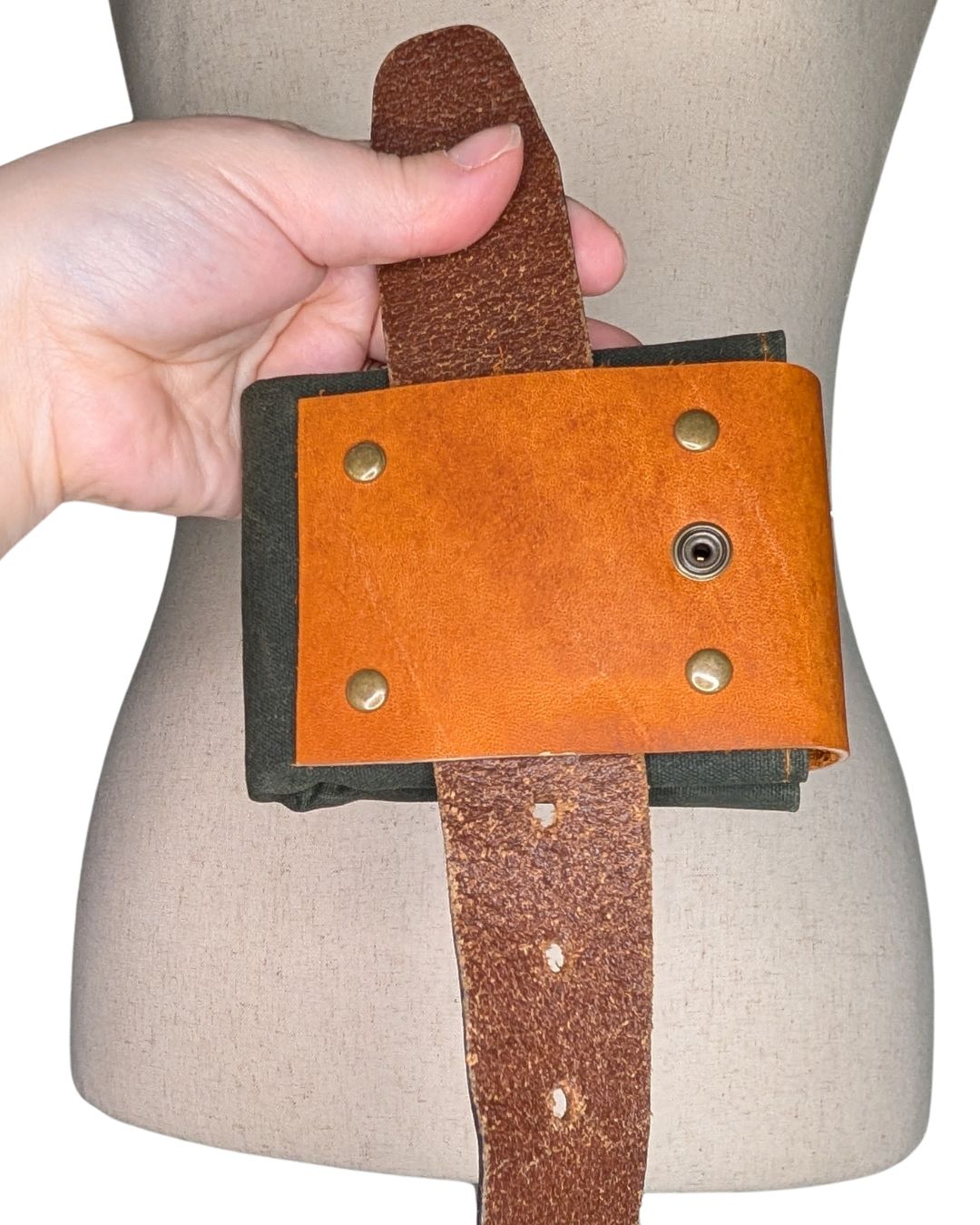 Foraging Belt Bag in Dark Moss