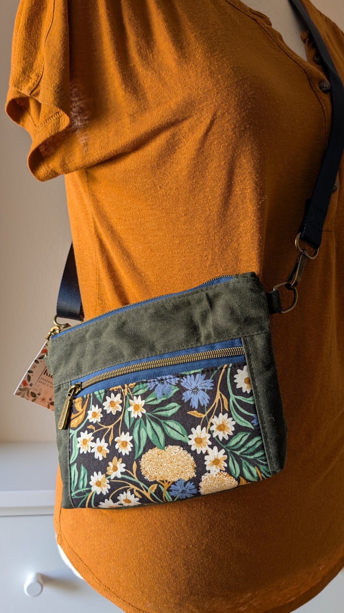 Happy Hydrangea - Devon Crossbody
