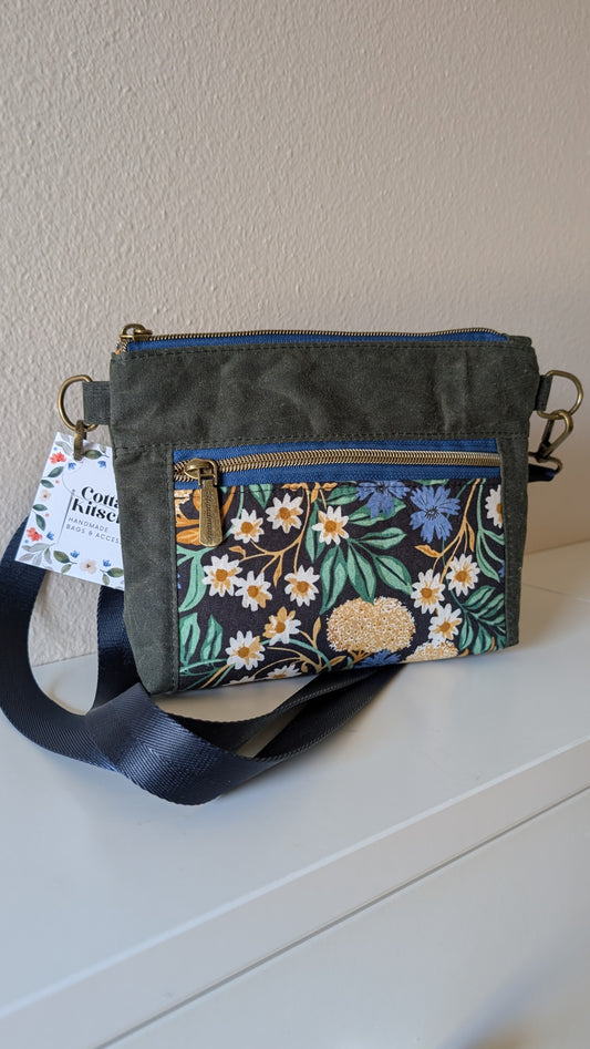 Happy Hydrangea - Devon Crossbody