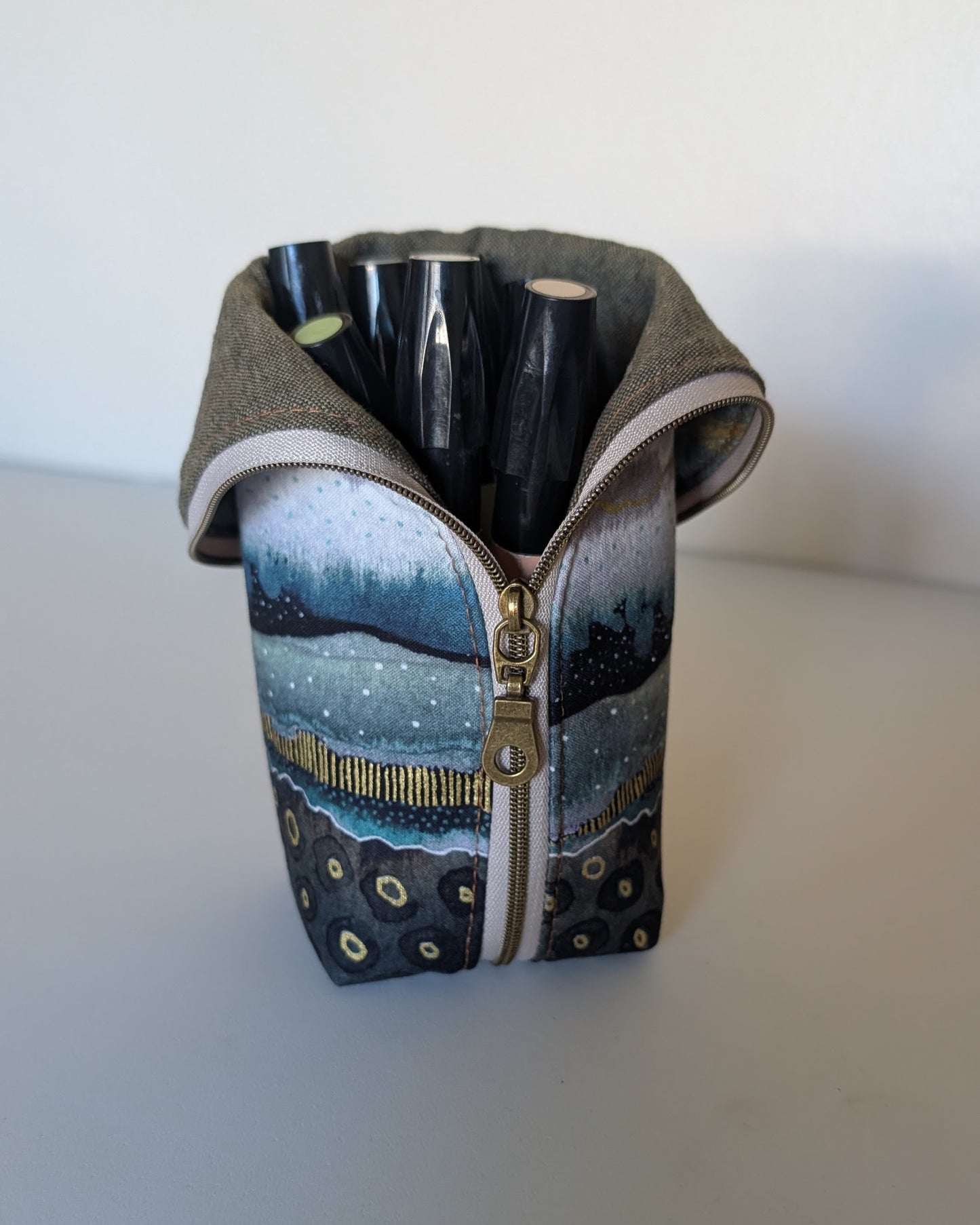 Sketch Pouch Small - Metallic River