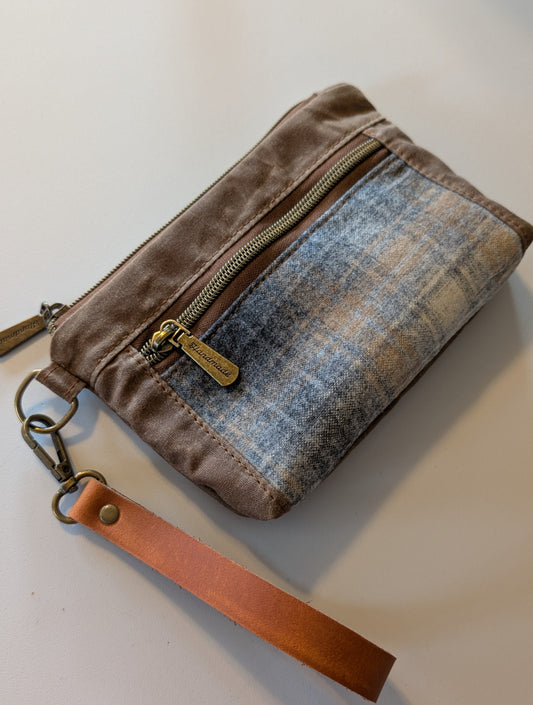 Devon Wristlet - Tawny Pendleton Wool ® Plaid
