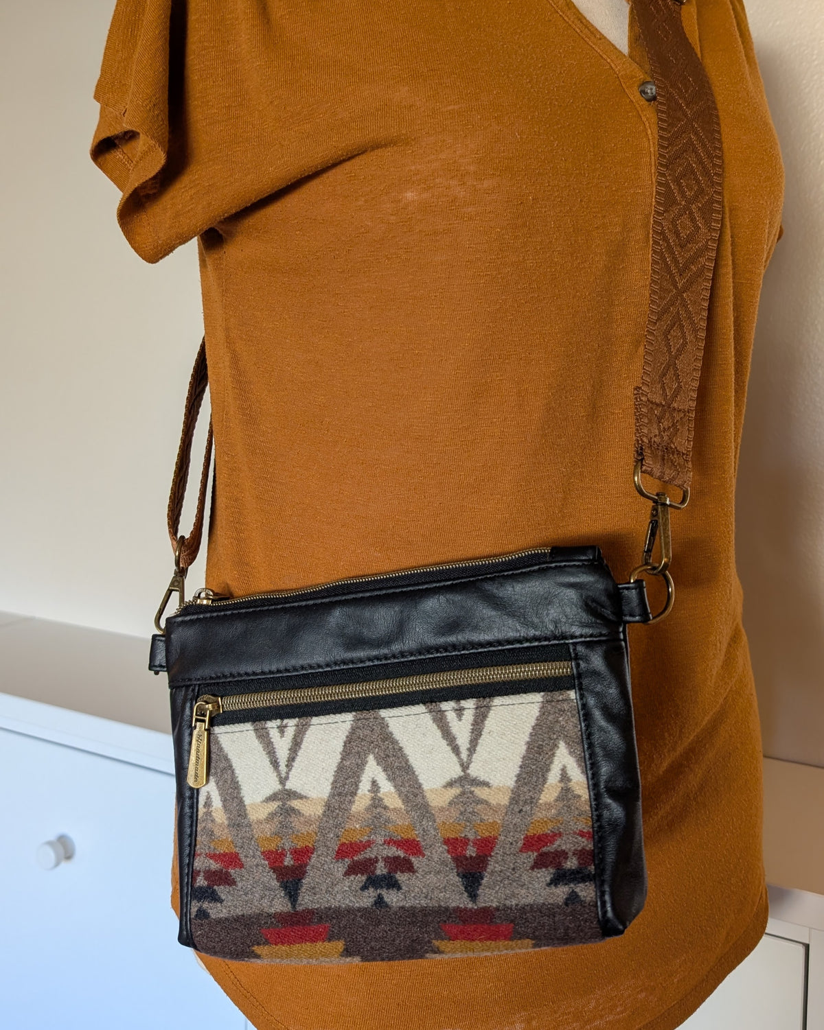 Leather Devon Crossbody - Pacific Crest Black