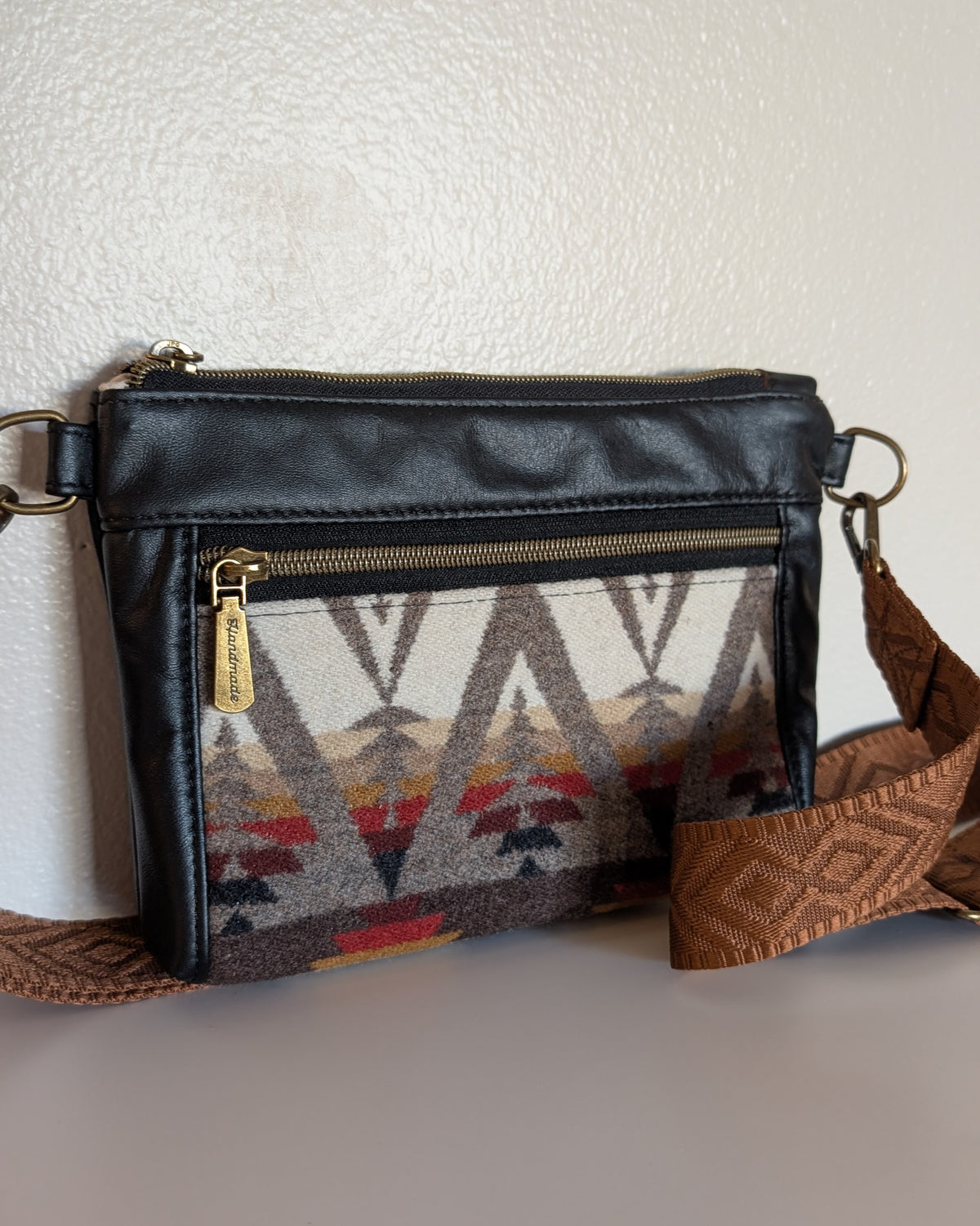Leather Devon Crossbody - Pacific Crest Black
