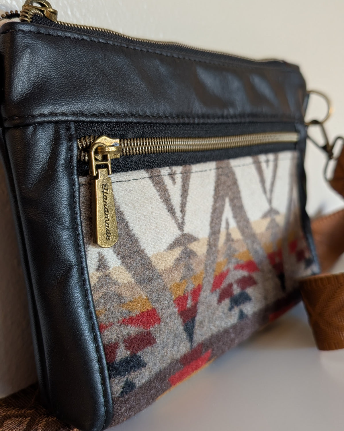 Leather Devon Crossbody - Pacific Crest Black