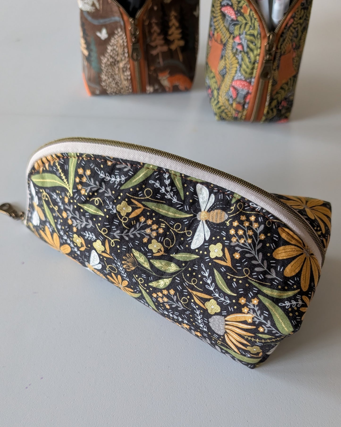 Sketch Pouch Medium - Buttercup Buzz
