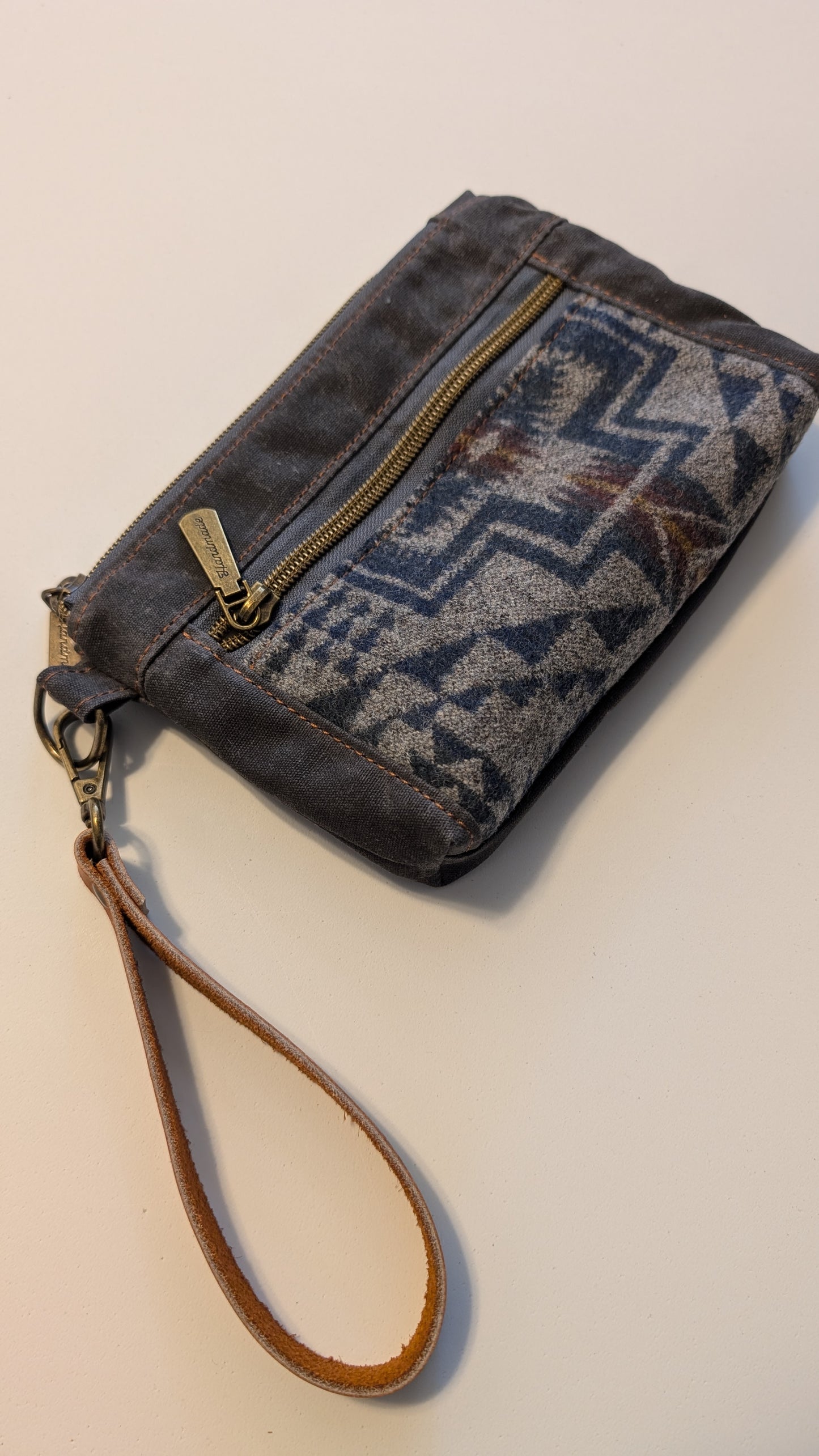 Devon Wristlet -Grey Pendleton Wool ® Slate