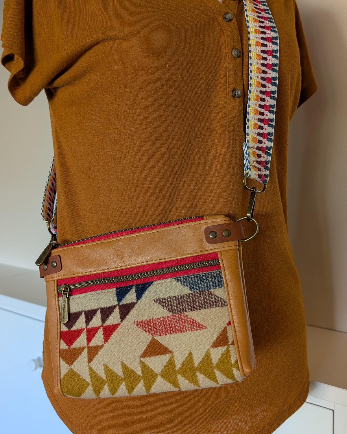 Leather Devon Crossbody - Smith Rock Cream