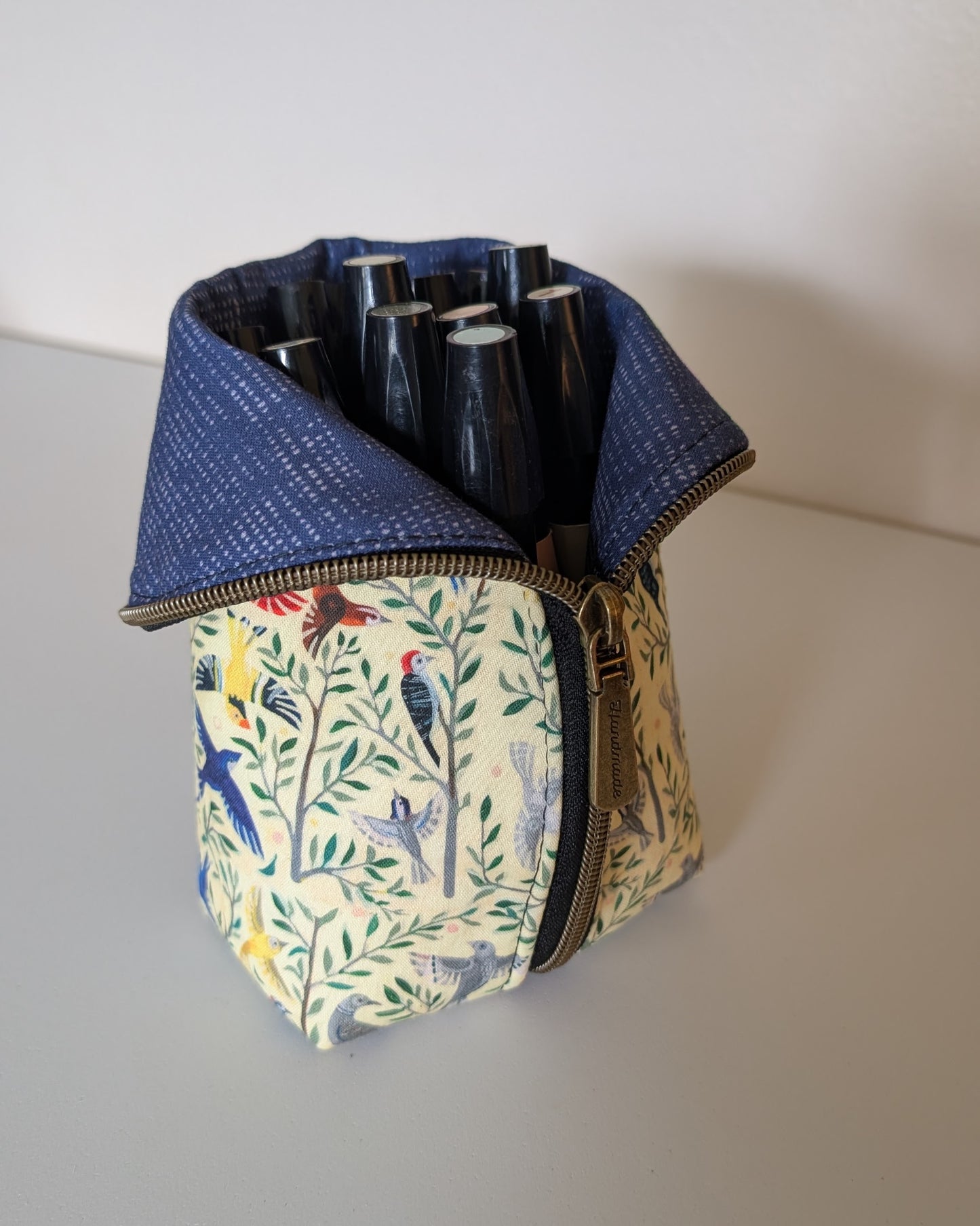 Sketch Pouch Medium - Bird Watchin