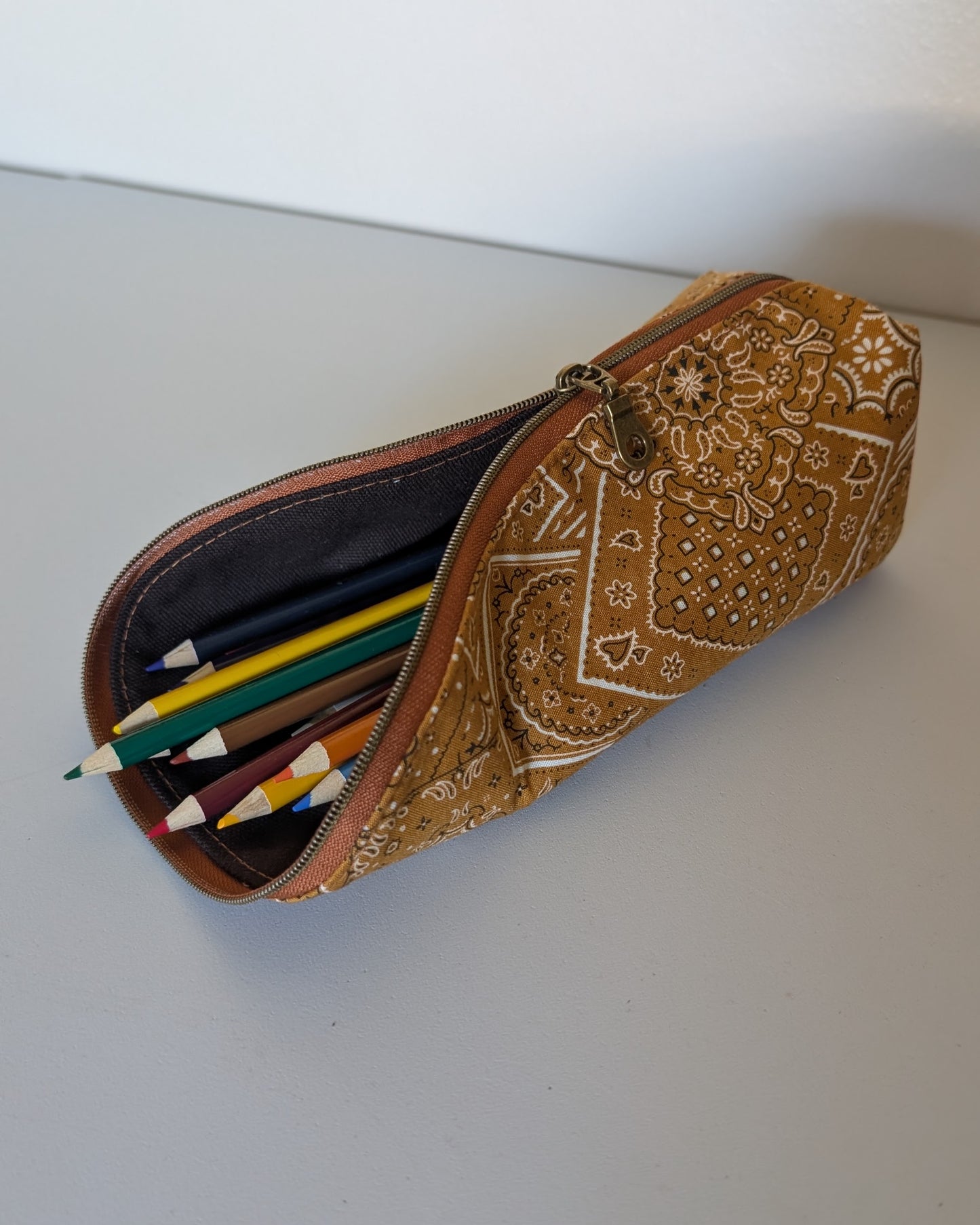 Sketch Pouch Small - Summer Bandana