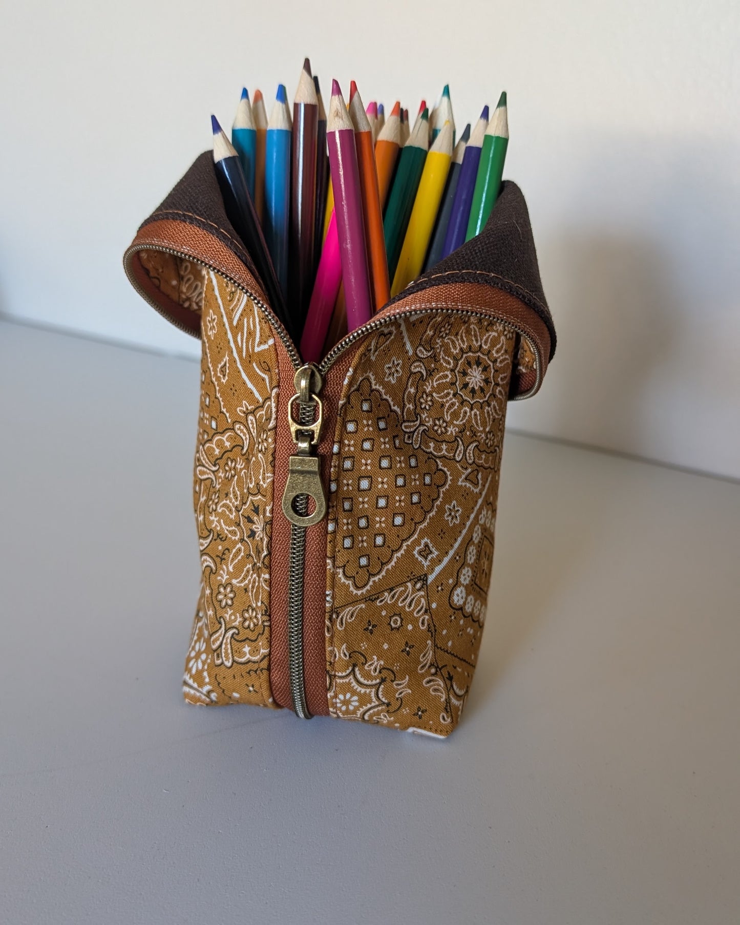 Sketch Pouch Small - Summer Bandana